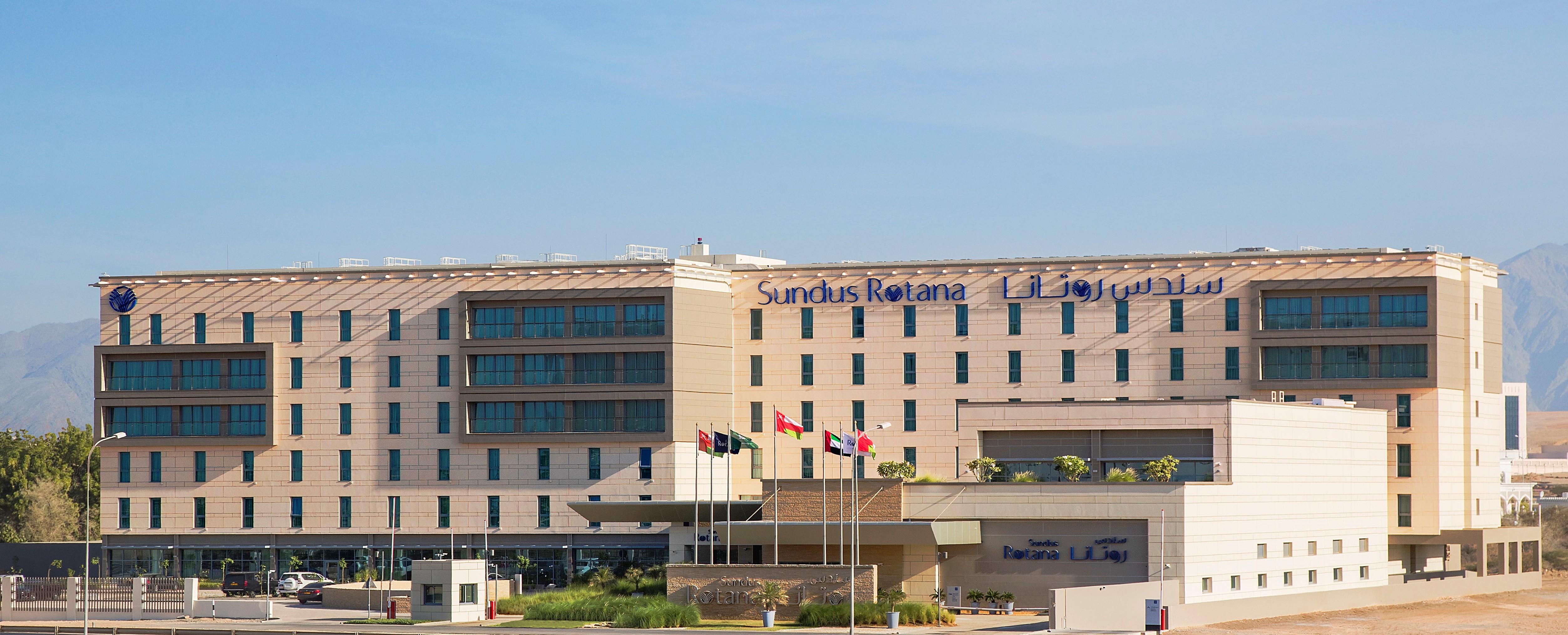 Novotel Muscat Airport Exteriör bild