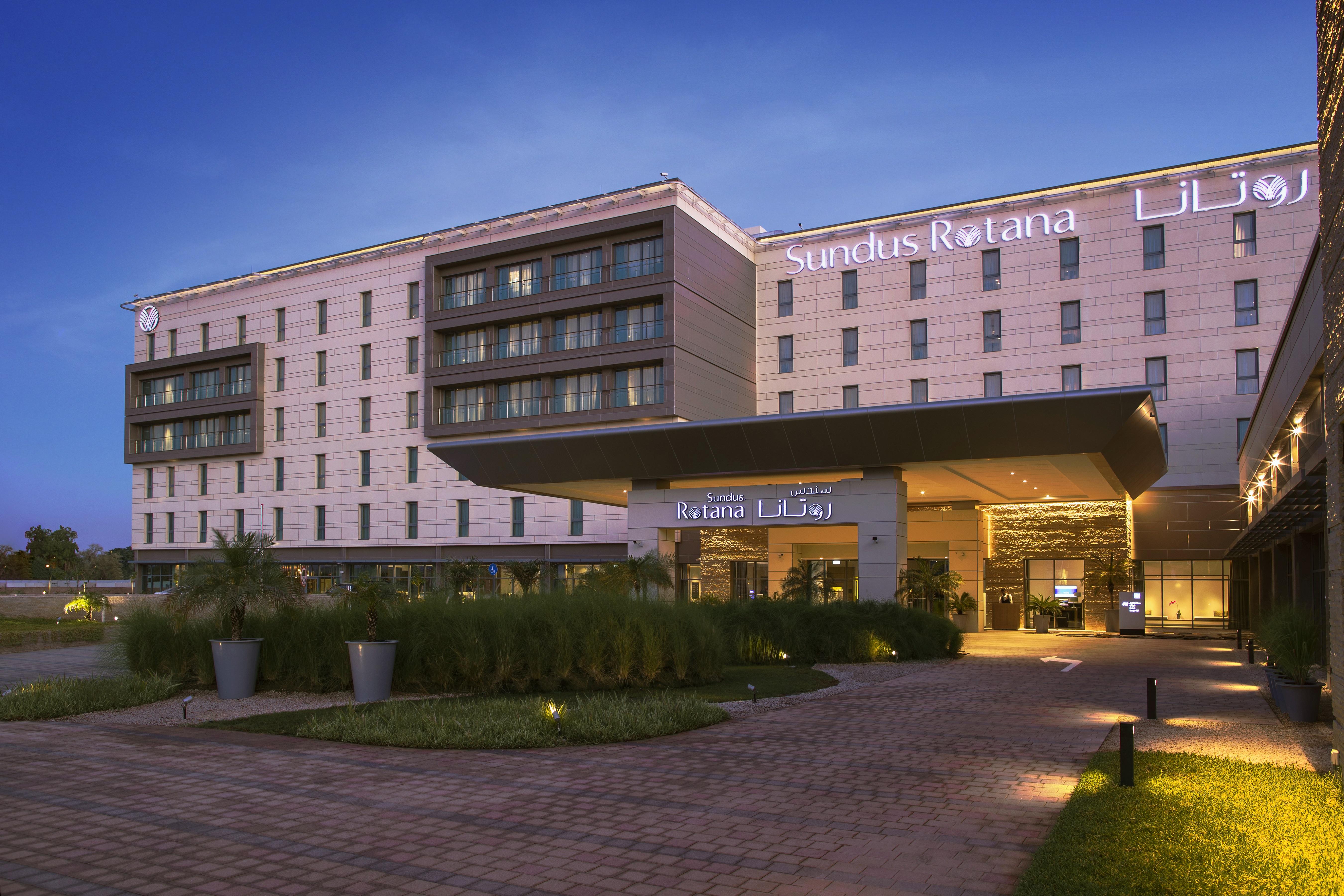 Novotel Muscat Airport Exteriör bild