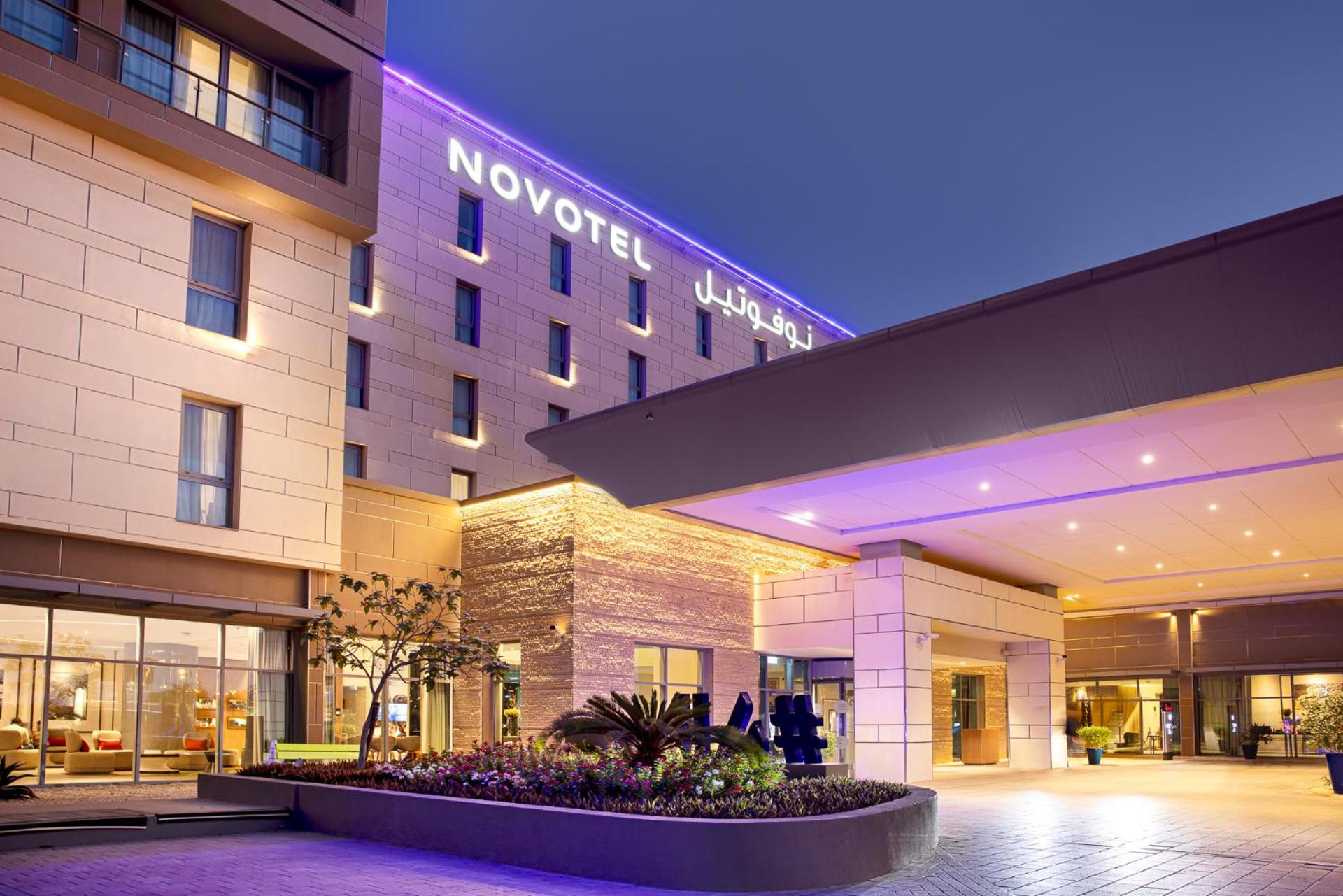 Novotel Muscat Airport Exteriör bild