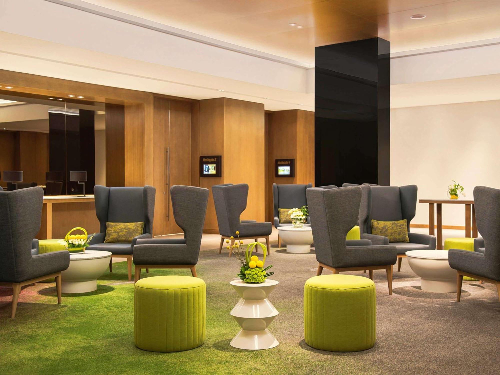 Novotel Muscat Airport Exteriör bild