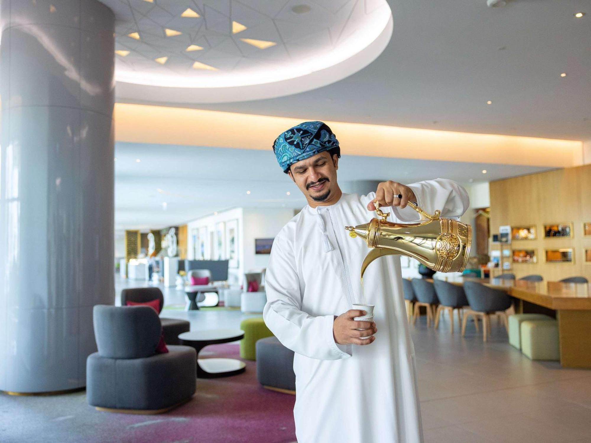 Novotel Muscat Airport Exteriör bild